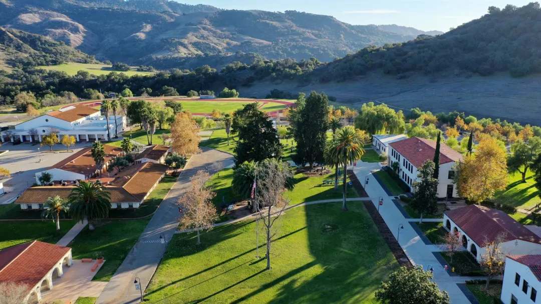 合作美高系列：维拉诺瓦预备中学 -- 山海之间的顶尖学府(图2)